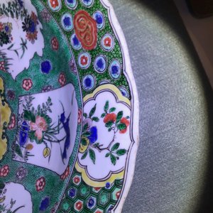 Three Chinese famille verte dishes with floral designs, Kangxi — 照片 14