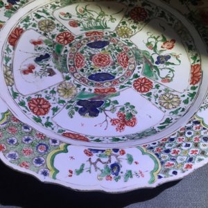 Three Chinese famille verte dishes with floral designs, Kangxi — 照片 23