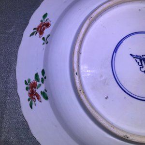 Three Chinese famille verte dishes with floral designs, Kangxi — 照片 28
