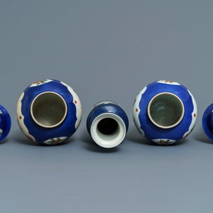 Three Chinese famille verte on powder blue-ground vases, 19th C. — 照片 5