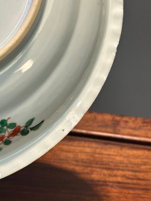 Three Chinese famille verte plates and a teapot, Kangxi — photo 23