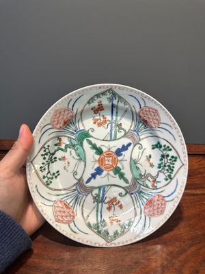 Three Chinese famille verte plates and a teapot, Kangxi — photo 10