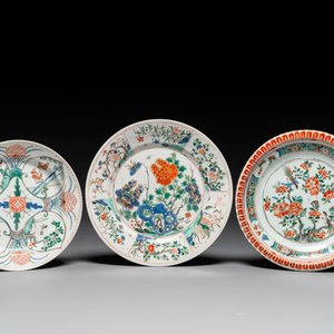 Three Chinese famille verte plates and a teapot, Kangxi — photo 2