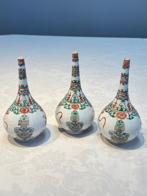 Three Chinese famille verte rosewater sprinklers, Kangxi — foto 1
