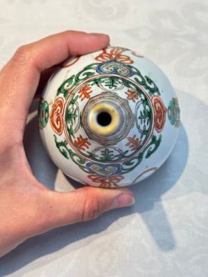 Three Chinese famille verte rosewater sprinklers, Kangxi — foto 7