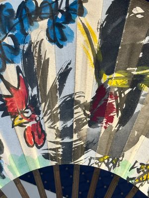 Three Chinese fans, ink and colour on paper, signed Qi Baishi 齊白石 (1864-1957), Qi Gong 启功 (1912-2005), Chen Dayu 陈大羽 (1912-2001) and Shi Shuqing 史树青 (1922-2007) — 照片 18