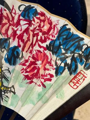 Three Chinese fans, ink and colour on paper, signed Qi Baishi 齊白石 (1864-1957), Qi Gong 启功 (1912-2005), Chen Dayu 陈大羽 (1912-2001) and Shi Shuqing 史树青 (1922-2007) — 照片 20