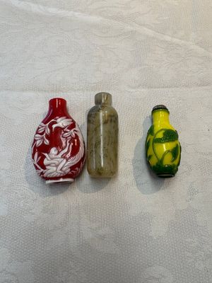 Three Chinese glass snuff bottles, 19/20th C. — foto 1
