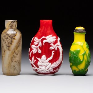 Three Chinese glass snuff bottles, 19/20th C. — foto 1