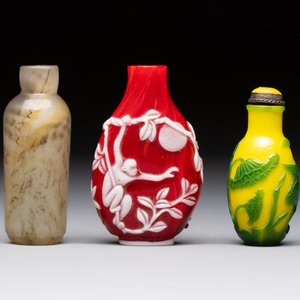 Three Chinese glass snuff bottles, 19/20th C. — foto 3