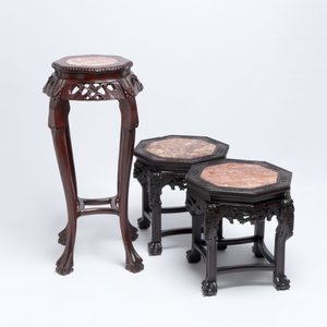 Three Chinese hongmu stands with marble top, 20th C. — 照片 2