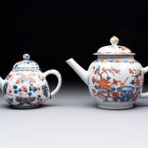 Three Chinese Imari-style covered teapots and a blue and white milk jug, Kangxi/Qianlong — foto 2