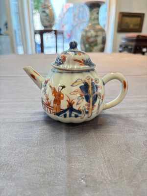 Three Chinese Imari-style teapots and two blue and white jugs, Kangxi — photo 21