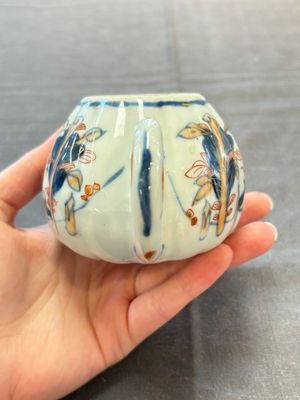 Three Chinese Imari-style teapots and two blue and white jugs, Kangxi — photo 23
