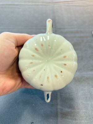Three Chinese Imari-style teapots and two blue and white jugs, Kangxi — photo 27