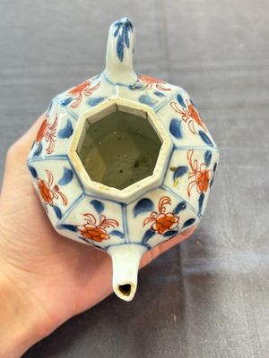 Three Chinese Imari-style teapots and two blue and white jugs, Kangxi — photo 6