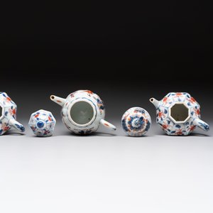 Three Chinese Imari-style teapots and two blue and white jugs, Kangxi — photo 12