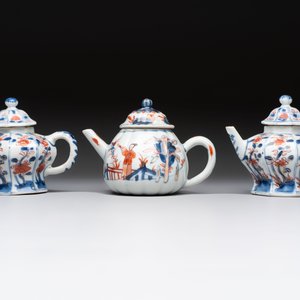 Three Chinese Imari-style teapots and two blue and white jugs, Kangxi — photo 8