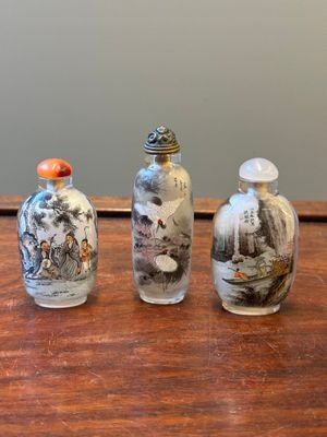 Three Chinese inside-painted glass snuff bottles, 20th C. — photo 1
