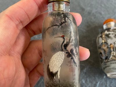 Three Chinese inside-painted glass snuff bottles, 20th C. — 照片 7