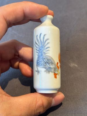 Three Chinese iron-red snuff bottles and one polychrome snuff bottle, Qianlong and Jie Mei Ya Zhi 介眉雅製 mark, 19th C. — photo 20