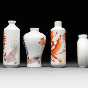 Three Chinese iron-red snuff bottles and one polychrome snuff bottle, Qianlong and Jie Mei Ya Zhi 介眉雅製 mark, 19th C. — photo 2