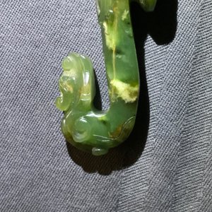 Three Chinese jade belt hooks, 19th C. — 照片 17