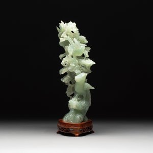 Three Chinese jade carvings, 20th C. — 照片 11