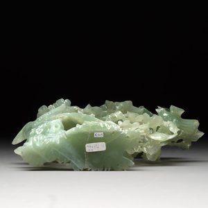 Three Chinese jade carvings, 20th C. — 照片 13