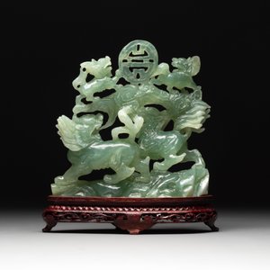 Three Chinese jade carvings, 20th C. — 照片 14