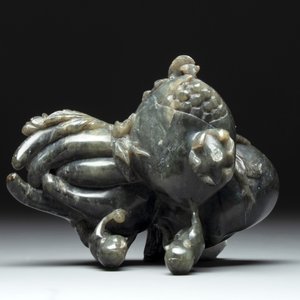 Three Chinese jade carvings, 20th C. — 照片 7