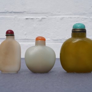 Three Chinese jade snuff bottles, 18/19th C. — 照片 5