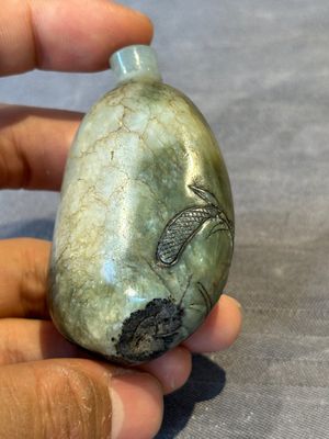 Three Chinese jade snuff bottles, 19/20th C. — foto 12
