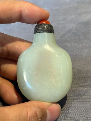 Three Chinese jade snuff bottles, 19/20th C. — foto 2