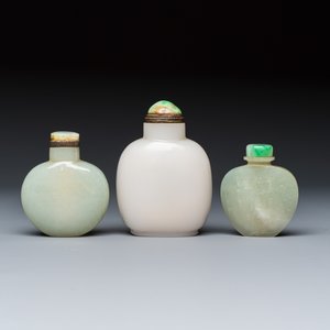 Three Chinese jade snuff bottles — photo 2