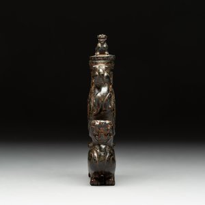 Three Chinese jade vases and covers, 20th C. — photo 17