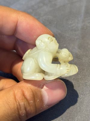 Three Chinese jades and an agate belt hook, Shang and later — photo 13