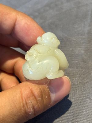 Three Chinese jades and an agate belt hook, Shang and later — photo 14