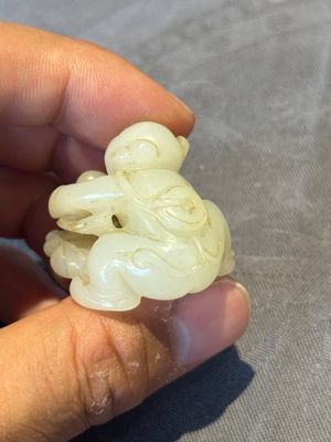 Three Chinese jades and an agate belt hook, Shang and later — photo 15