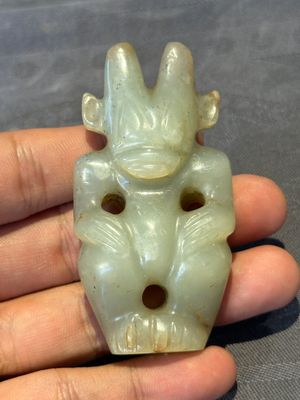 Three Chinese jades and an agate belt hook, Shang and later — photo 2