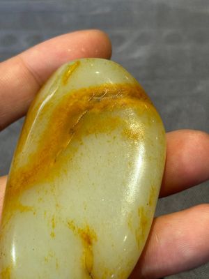 Three Chinese jades and an agate belt hook, Shang and later — photo 22