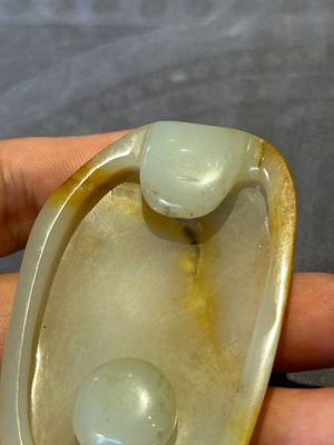 Three Chinese jades and an agate belt hook, Shang and later — photo 24