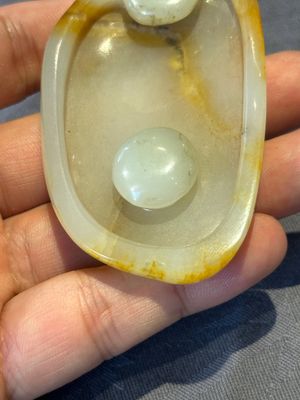Three Chinese jades and an agate belt hook, Shang and later — photo 25