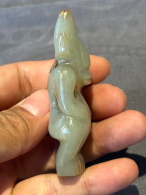 Three Chinese jades and an agate belt hook, Shang and later — photo 3