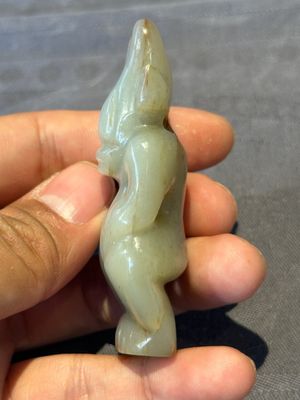 Three Chinese jades and an agate belt hook, Shang and later — photo 5