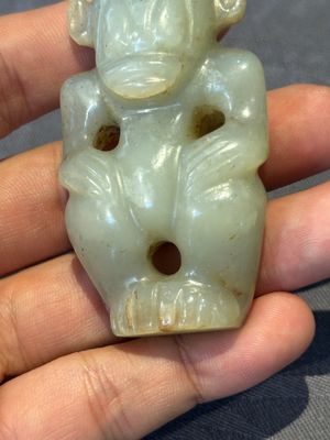 Three Chinese jades and an agate belt hook, Shang and later — photo 7