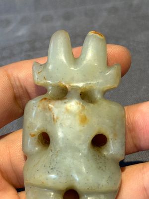 Three Chinese jades and an agate belt hook, Shang and later — photo 8
