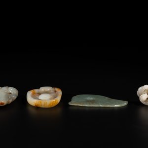 Three Chinese jades and an agate belt hook, Shang and later — photo 5