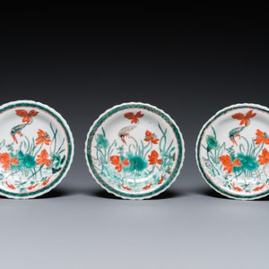 Three Chinese Kangxi-style café-au-lait-ground famille verte cups and saucers, rabbit mark, 19th C. — 照片 2