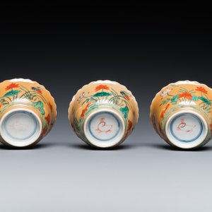 Three Chinese Kangxi-style café-au-lait-ground famille verte cups and saucers, rabbit mark, 19th C. — 照片 8
